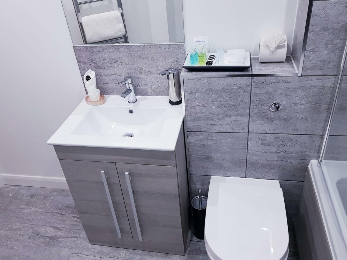 Z Home Apartments レスター エクステリア 写真