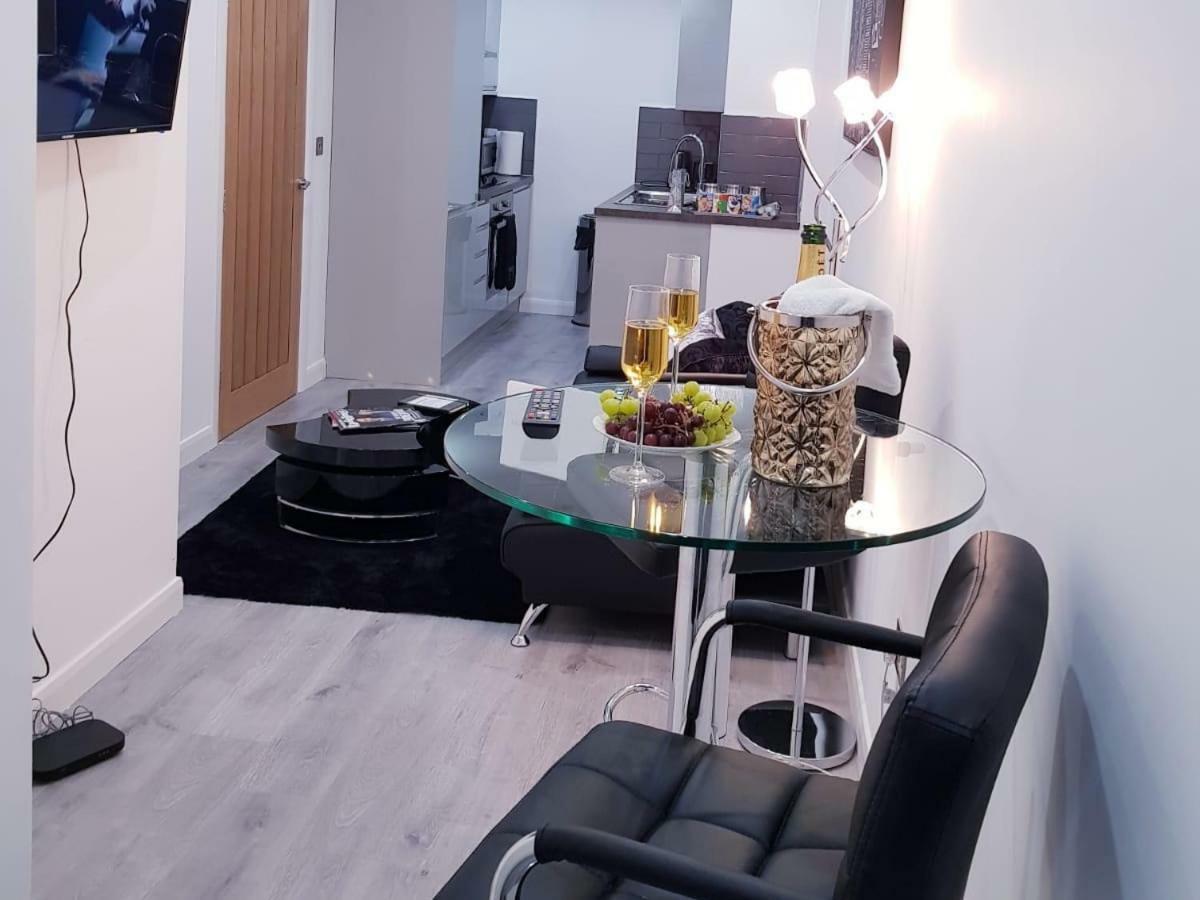 Z Home Apartments レスター エクステリア 写真